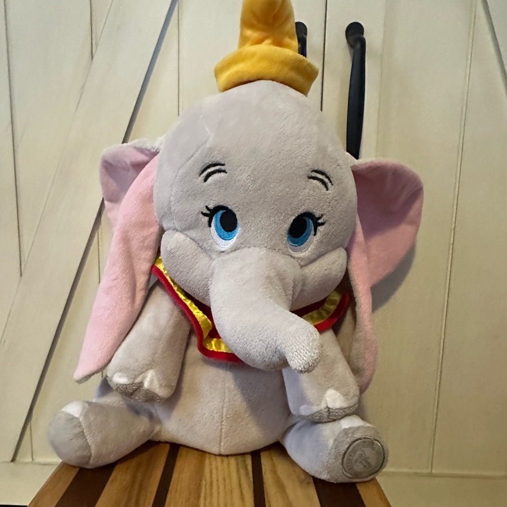 Disney Store Pasadena, CA Dumbo the Elephant Medium Plush Stuffed Animal